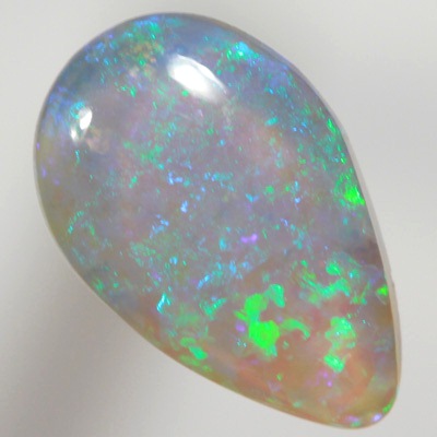 SOLID CRYSTAL OPAL Sparkling green in a 3D pattern, purple hue